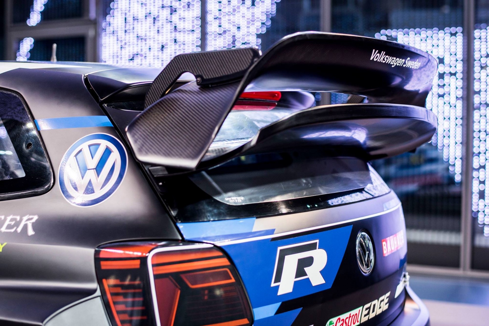Заднее антикрыло фактически заимствовано с мертворождённой Volkswagen Polo R WRC 2017 года