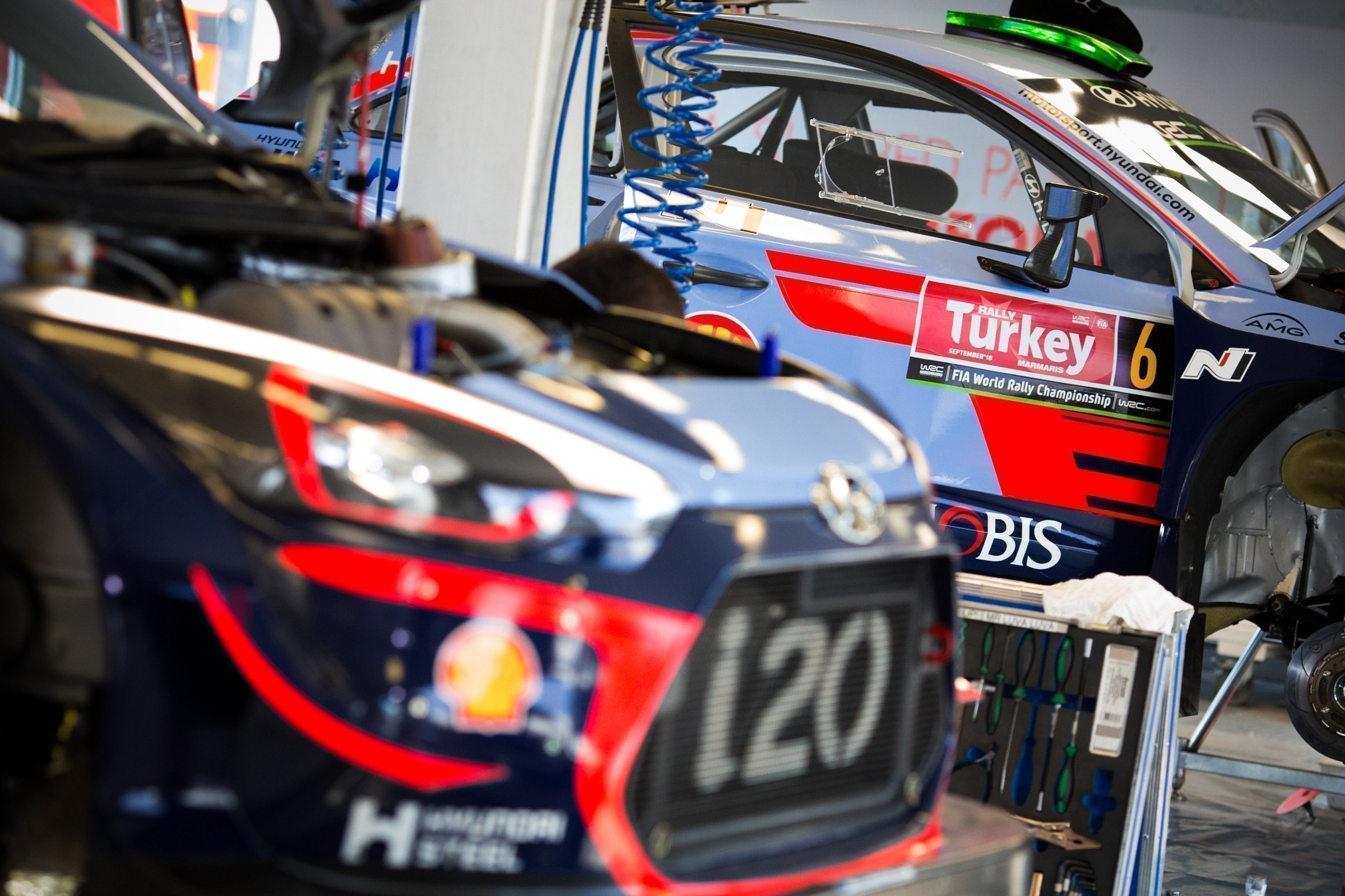 Тьерри Невилль продлил контракт с Hyundai Motorsport еще на три сезона