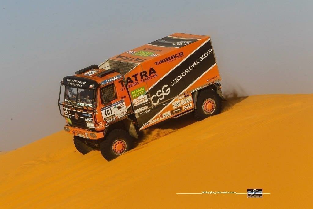 Томас Томечек проехал «Африку» на грузовике Tatra в одиночку без штурмана и механика!