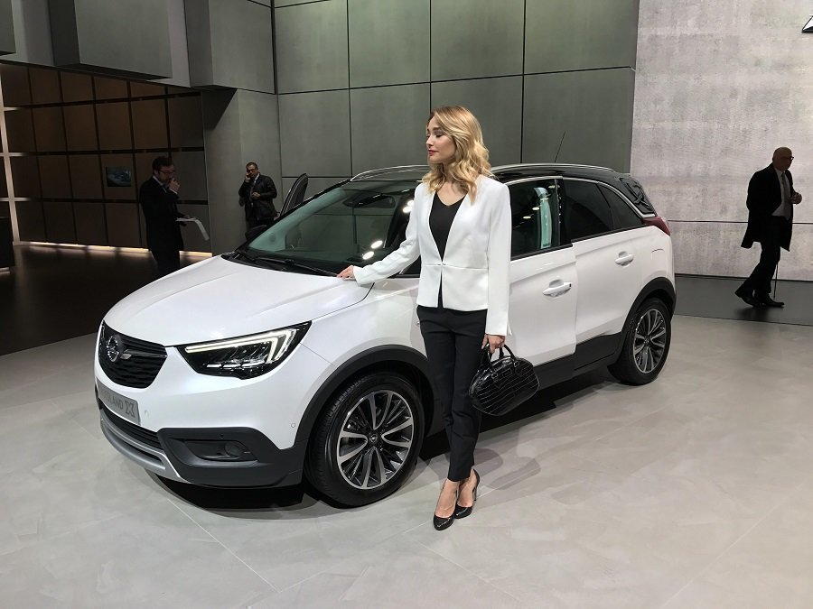 Opel назвал цену нового кроссовера Crossland X