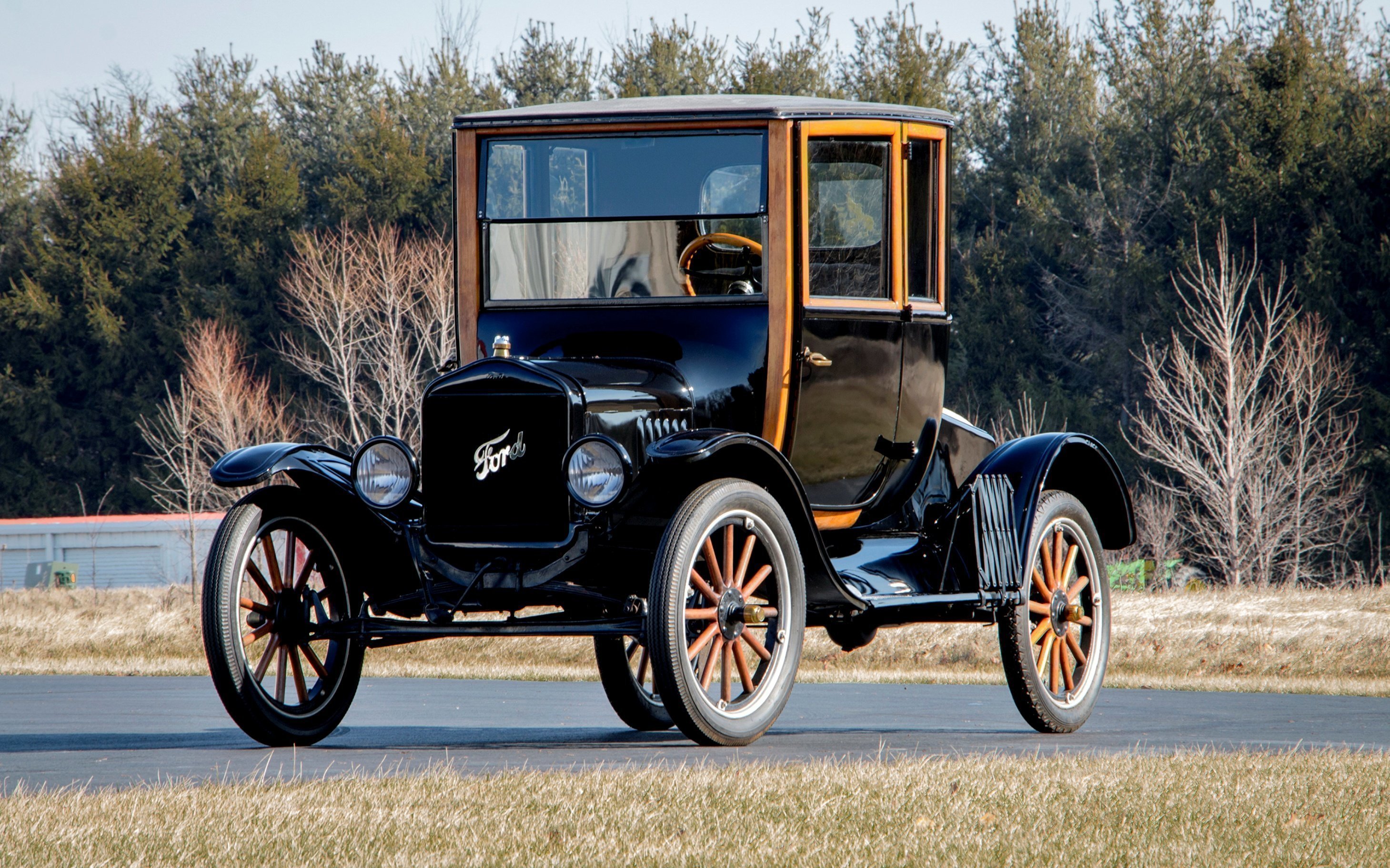 Год выпуска первой машины. Ford model t 1908 и 1927.