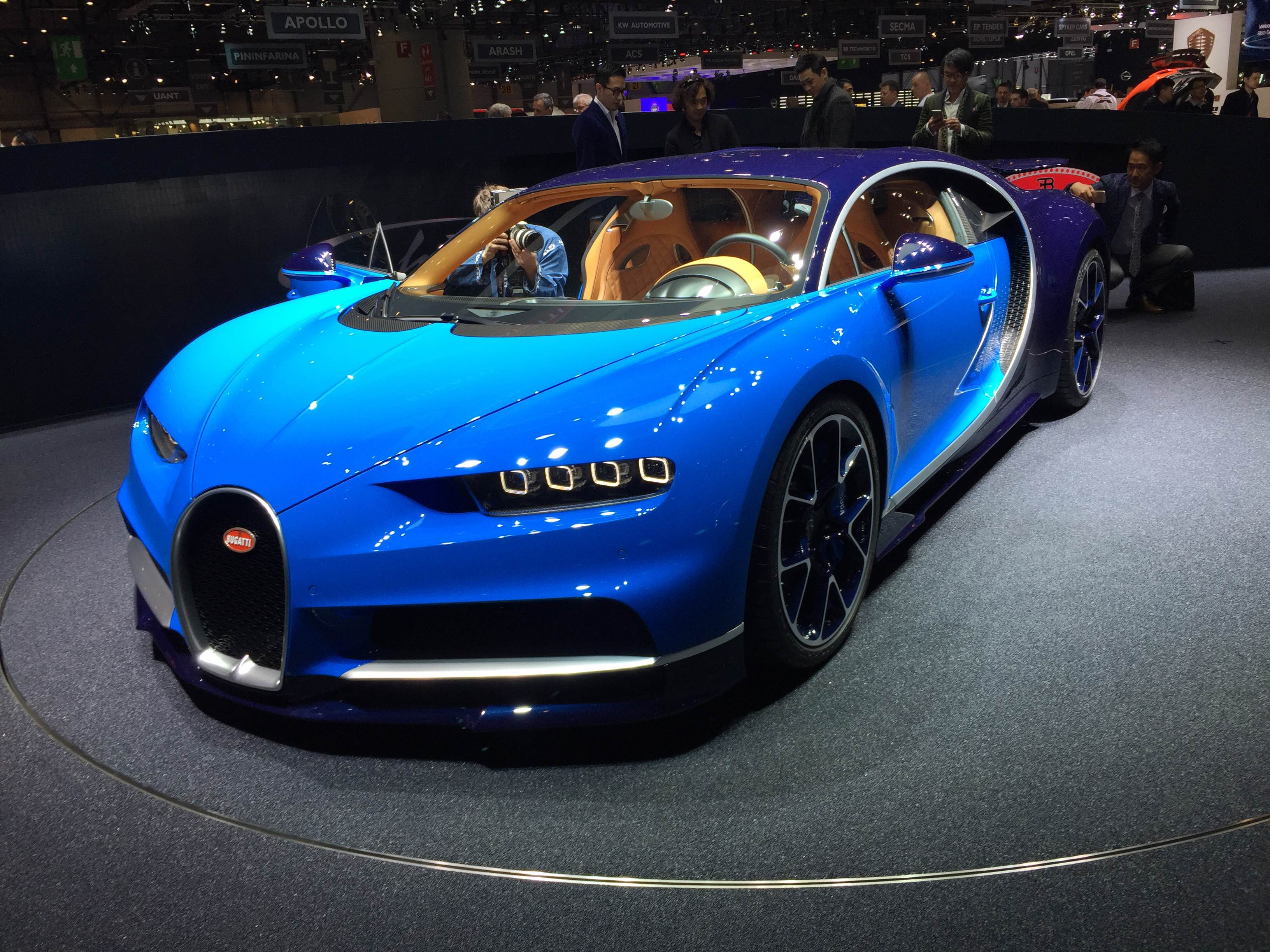 Bugatti chiron год выпуска