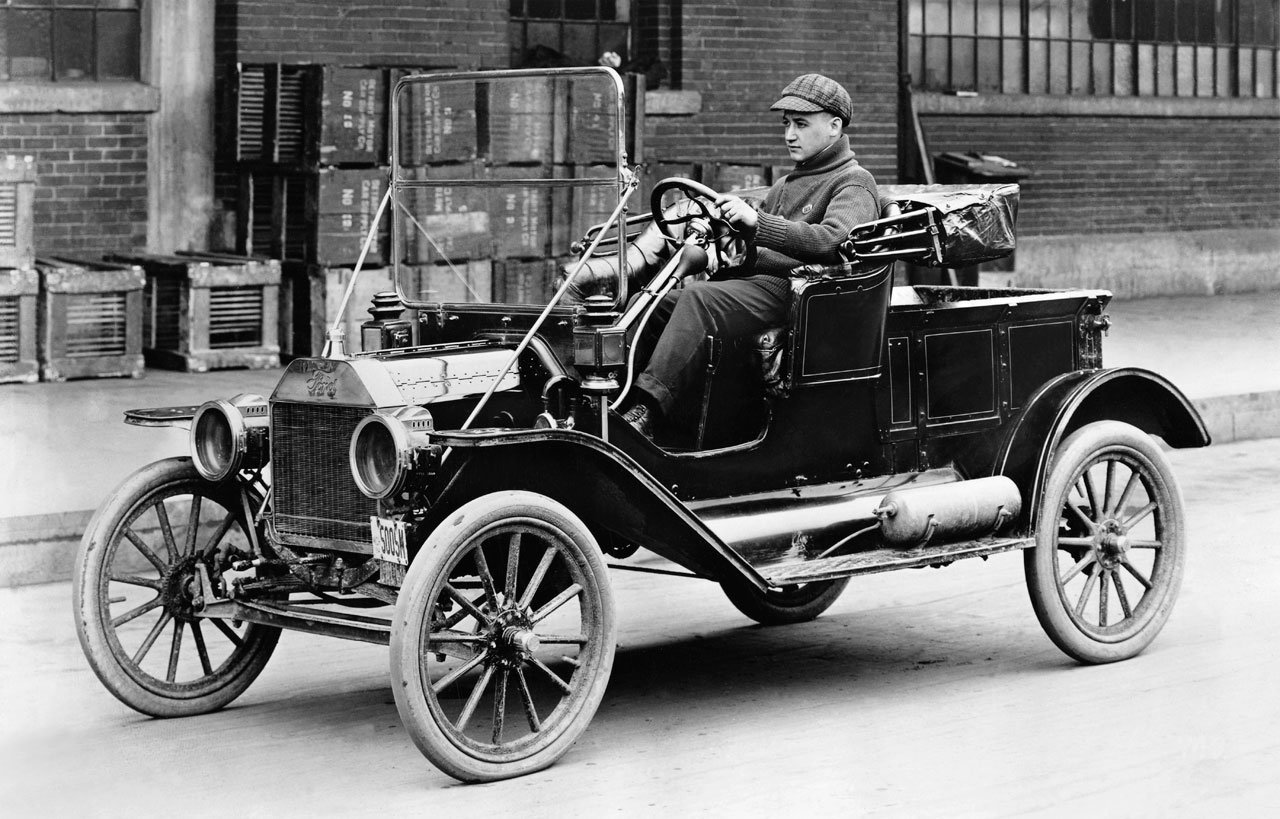 Первый конвеерный автомобиль Форд