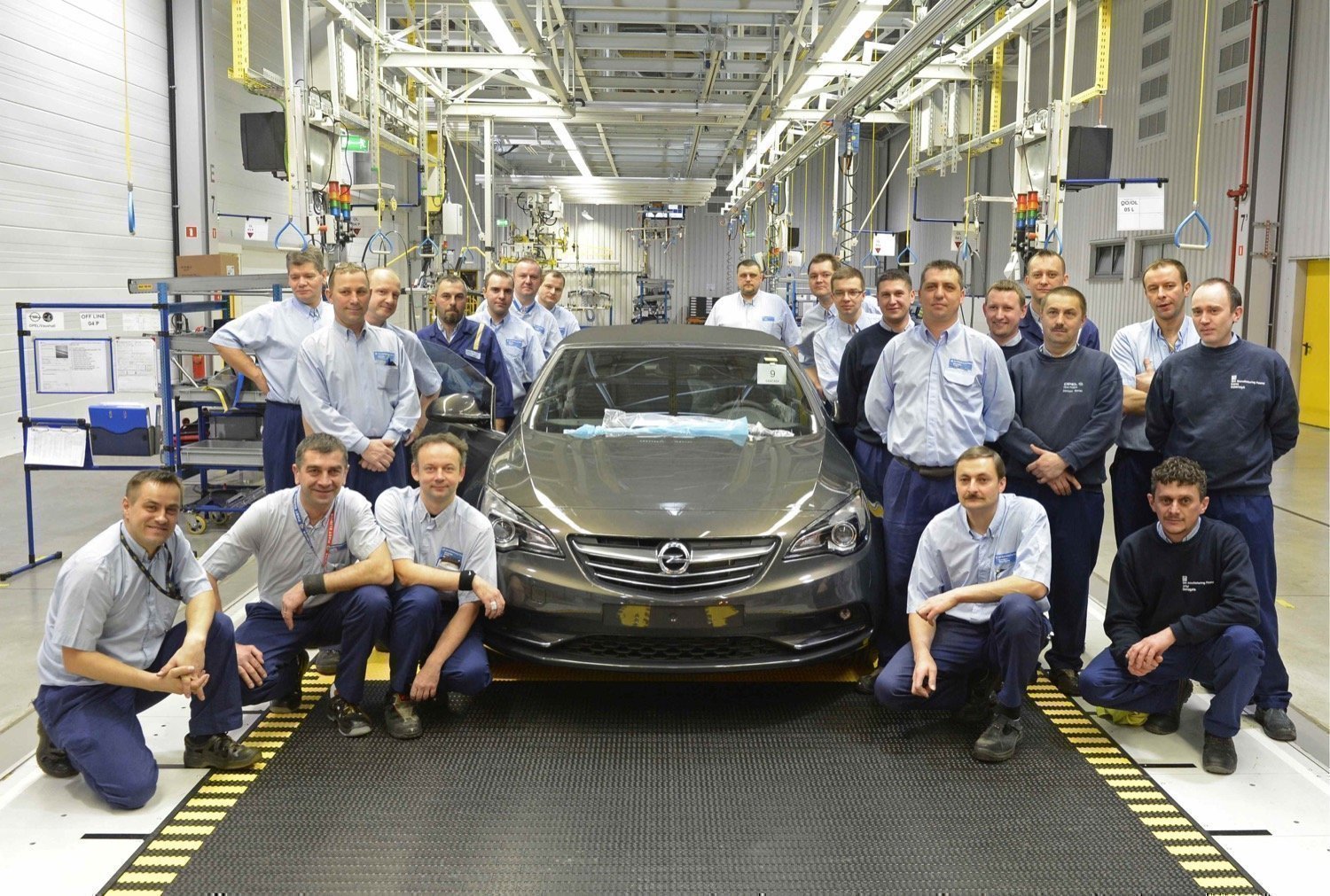 Конвеер завода Opel